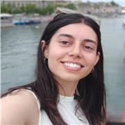 Estudiante con nivel C1 de inglés. Ofrezco clases para cualquier edad, para preparación de exámenes , refuerzo o conversación.